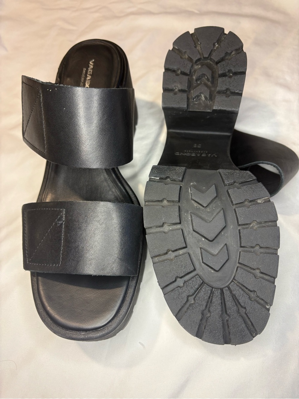 Vagabond Black Chunky Leather Slide Mules